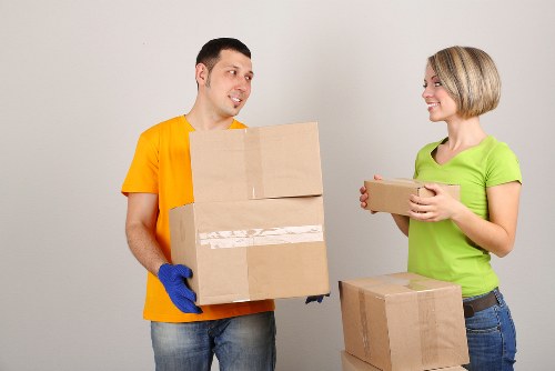 Organised packing and unpacking support for residential and business customers in Hampstead